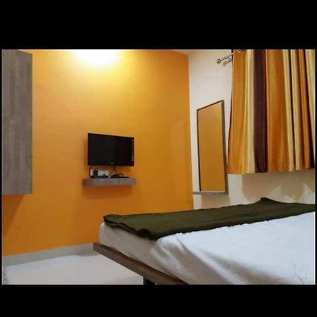 Vrundavan Hotel And Lodging Akalkot Extérieur photo